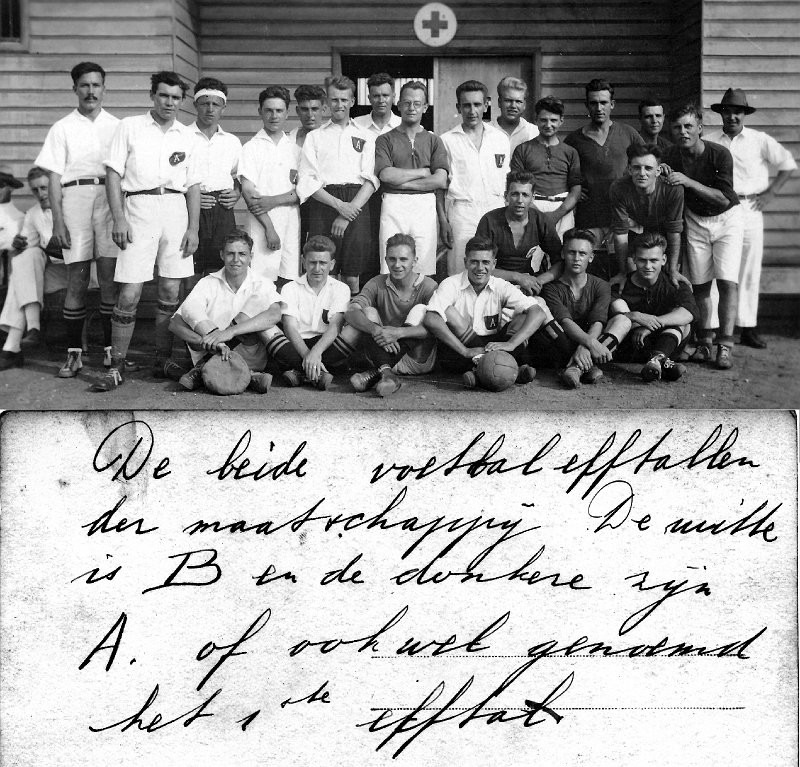 Beide-voetbalelftallen-foto